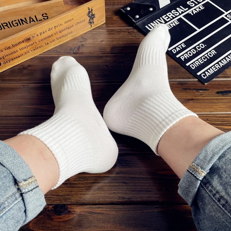 100% pure cotton Xinjiang cotton socks men's and women's sports socks black and white solid color autumn and winter four seasons student deodorant socks for couples 3