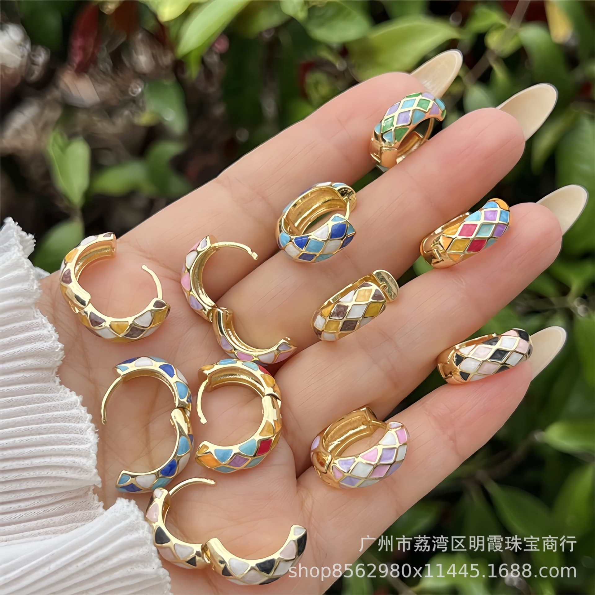 Fashionable copper-plated 18K gold drip earrings, various styles of daily wear gifts for women, elegant and retro 1