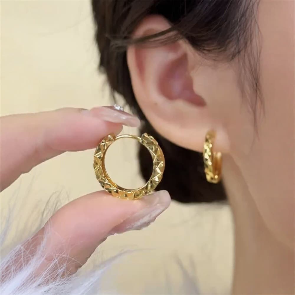 Douyin's popular golden crushed ice sparkling baby's breath earrings with irregular section and sparkling earrings 3