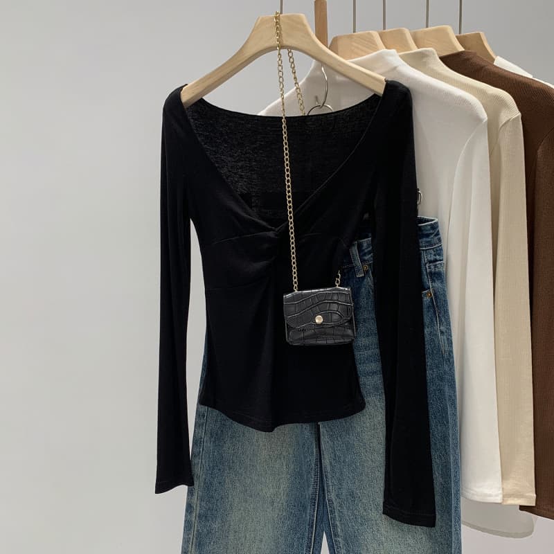 Korean version of women's European-style Lyocell Tencel wool high-end twisted V-neck bottoming autumn and winter 2026 new inner wear 3