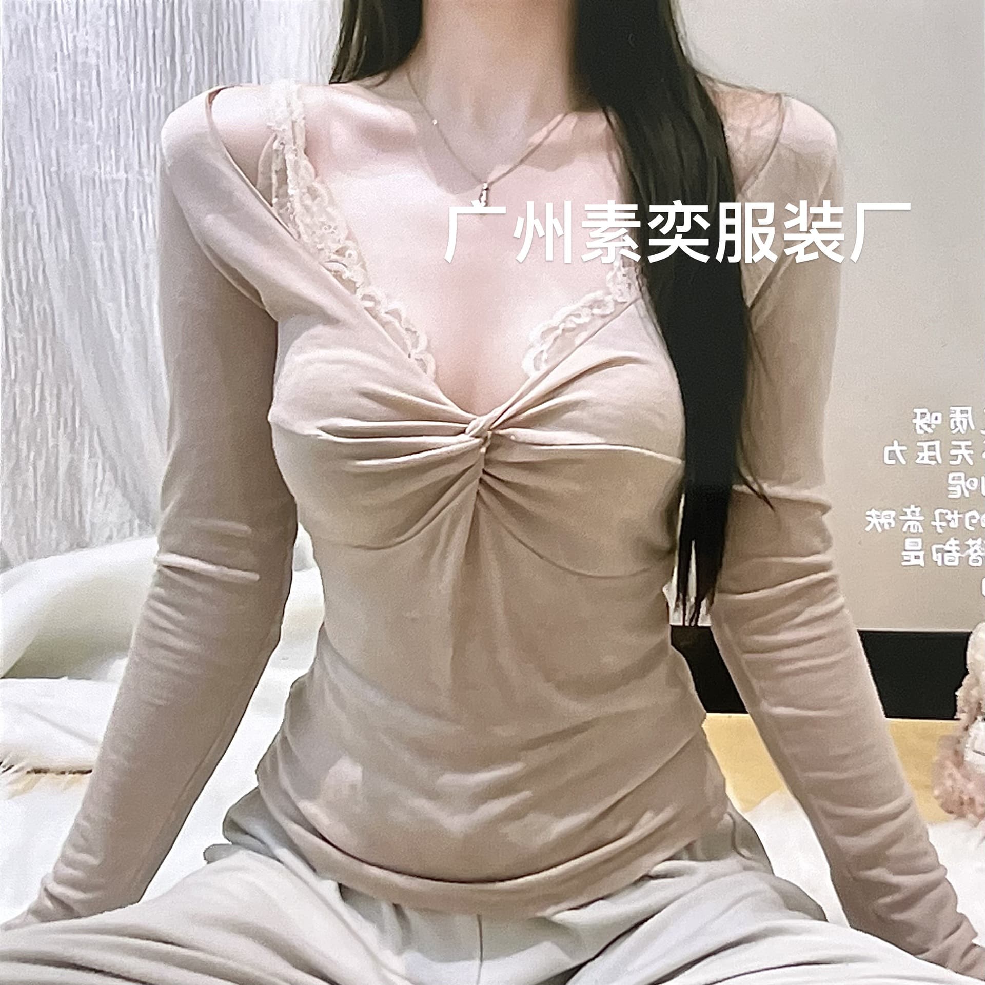 Korean version of women's European-style Lyocell Tencel wool high-end twisted V-neck bottoming autumn and winter 2026 new inner wear 1