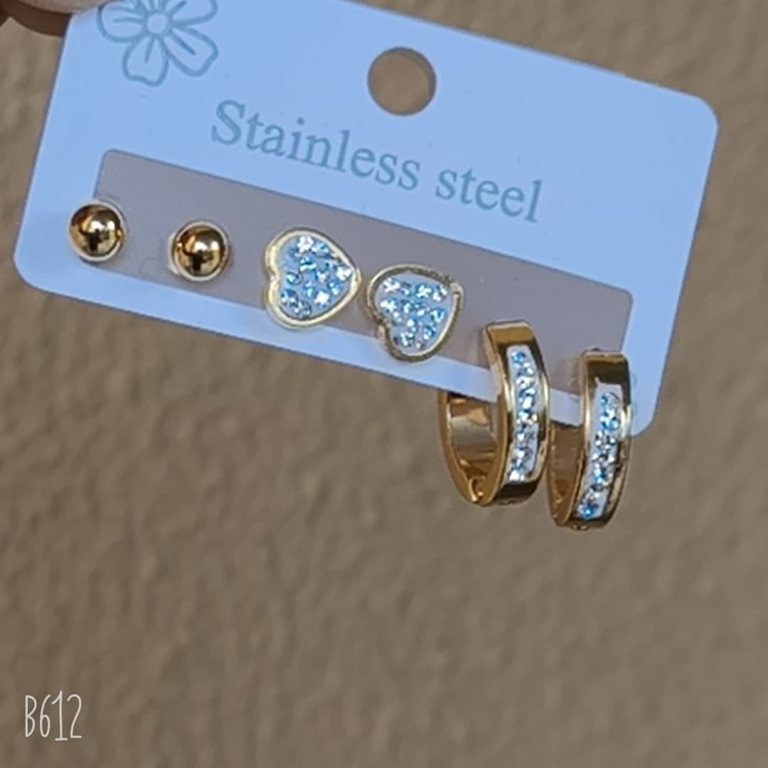 High-quality stainless steel earrings love set for women, light luxury, high-end, non-fading titanium steel earrings, fashionable and versatile earrings 9
