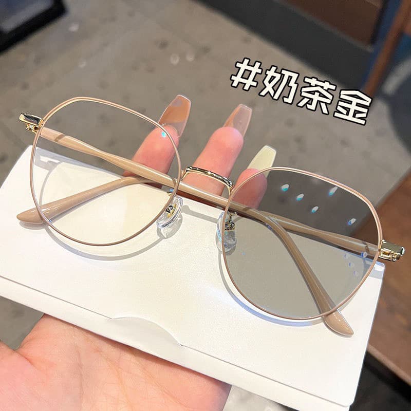 Anti-blue light eyeglass frames for women can be equipped with large-frame slimming and ultra-light glasses frames, the same style as the internet celebrity's flat glasses 3