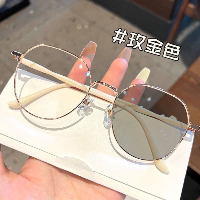 Anti-blue light eyeglass frames for women can be equipped with large-frame slimming and ultra-light glasses frames, the same style as the internet celebrity's flat glasses 4