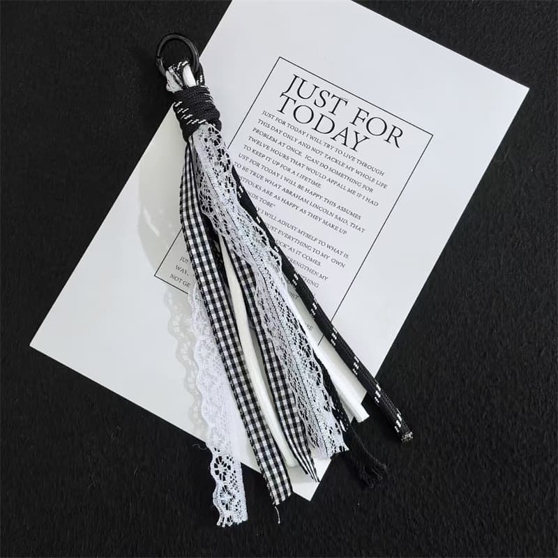 Trendy versatile lace ribbon rope handmade DIY keychain women's accessories bag accessories mobile phone pendant wholesale 9