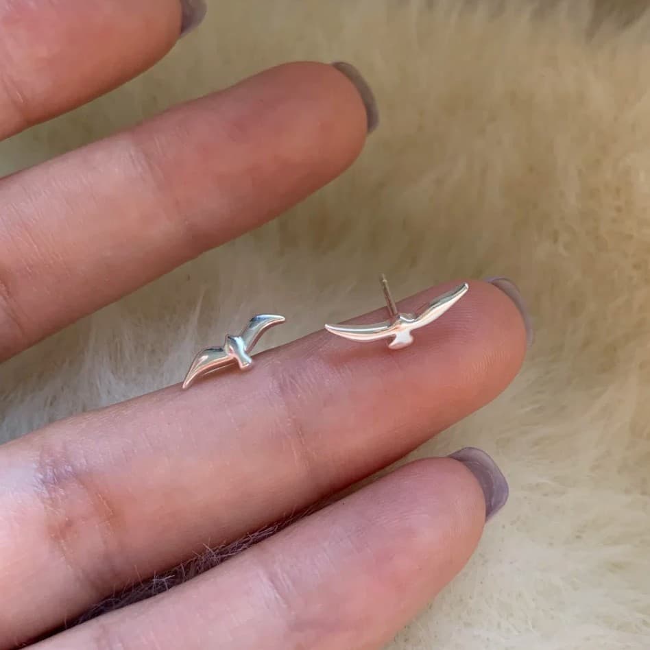 S999 silver needle asymmetrical seagull earrings for women, simple temperament, ins cute bird earrings, internet celebrity students commuting 1