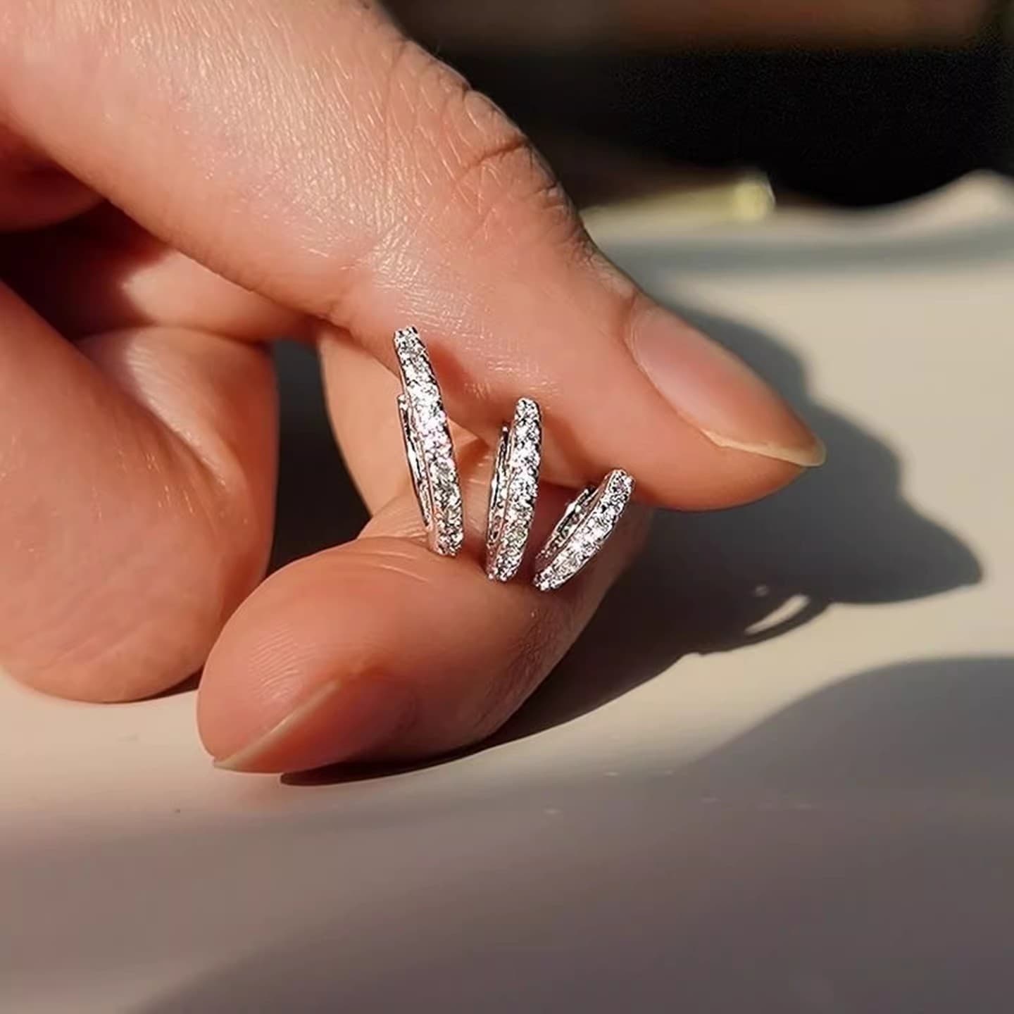 Super flash earrings for women 925 sterling silver needle ear piercing for sleeping, no need to take off, high-end micro-embedded small ear bone earrings, earrings, earrings 3