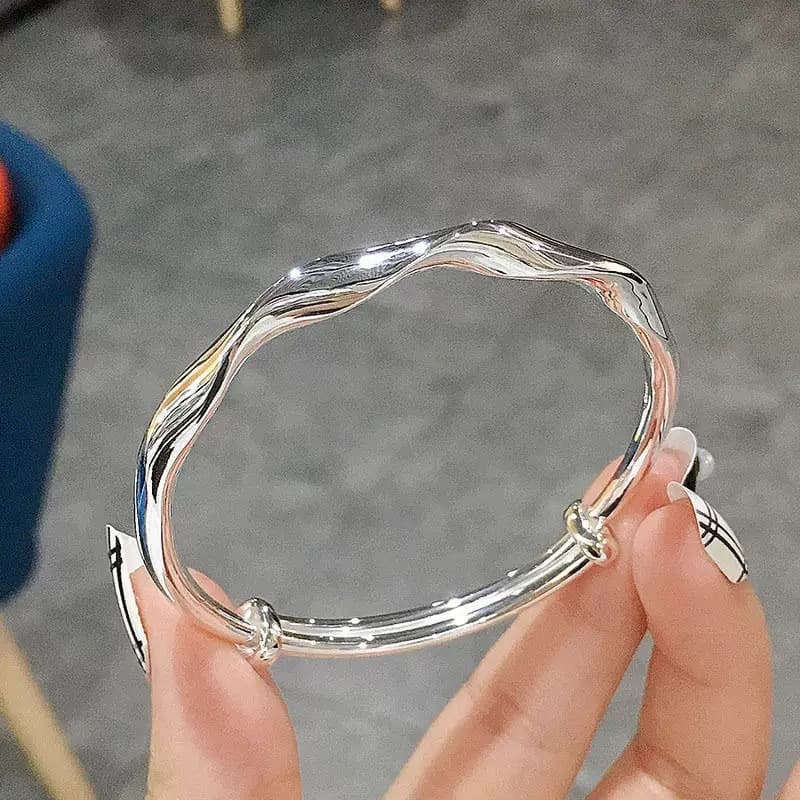 Bracelet, classic accessory, simple and elegant design 3