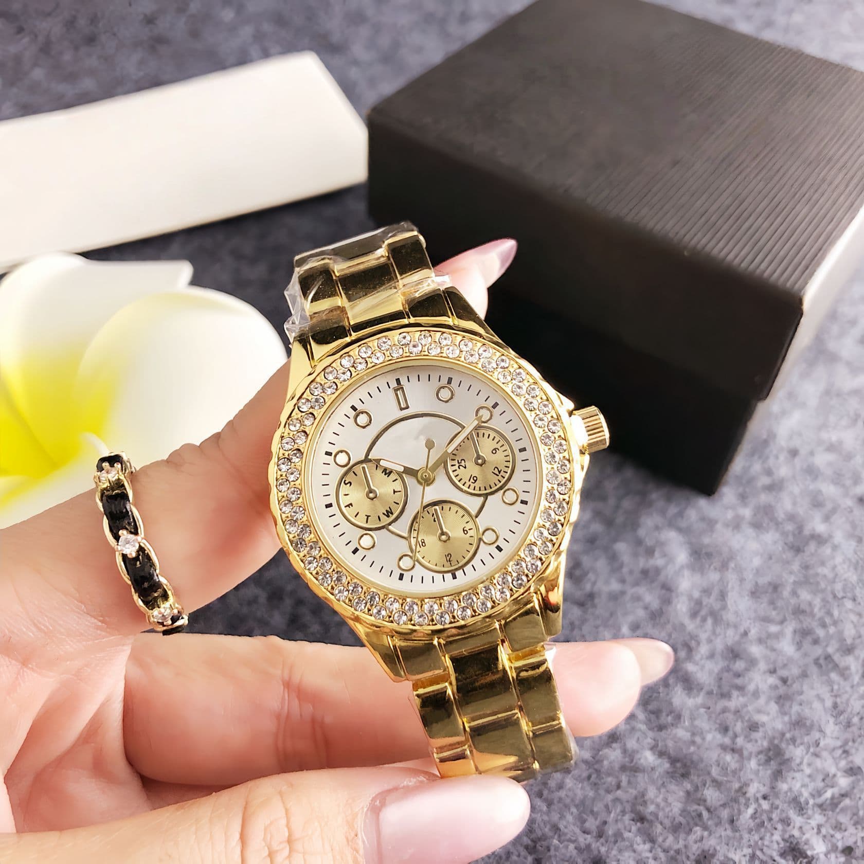 Elegant design watch, Amazon, diamond encrusted 2