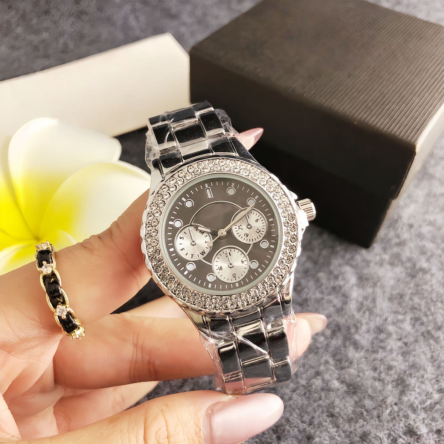 Elegant design watch, Amazon, diamond encrusted 1