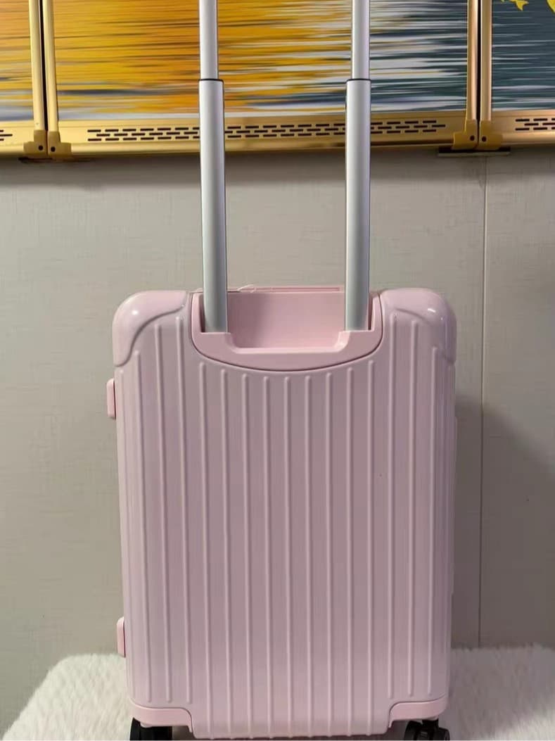 Ultra light lightweight capacious suitcase, 21 inch 2