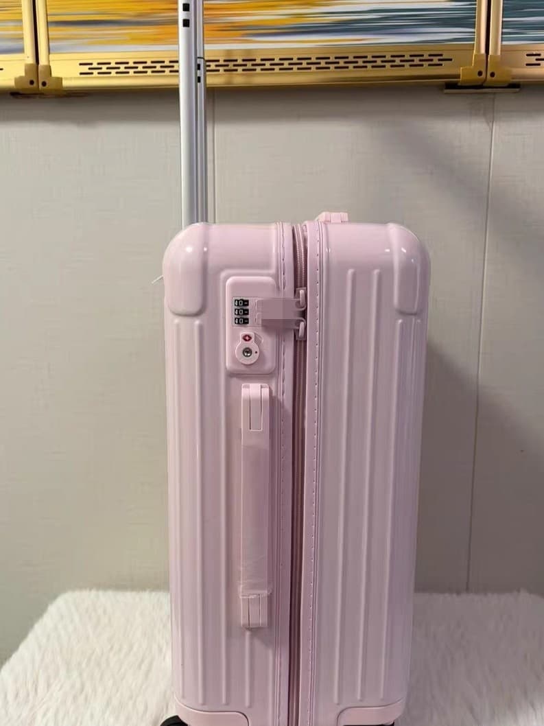 Ultra light lightweight capacious suitcase, 21 inch 3