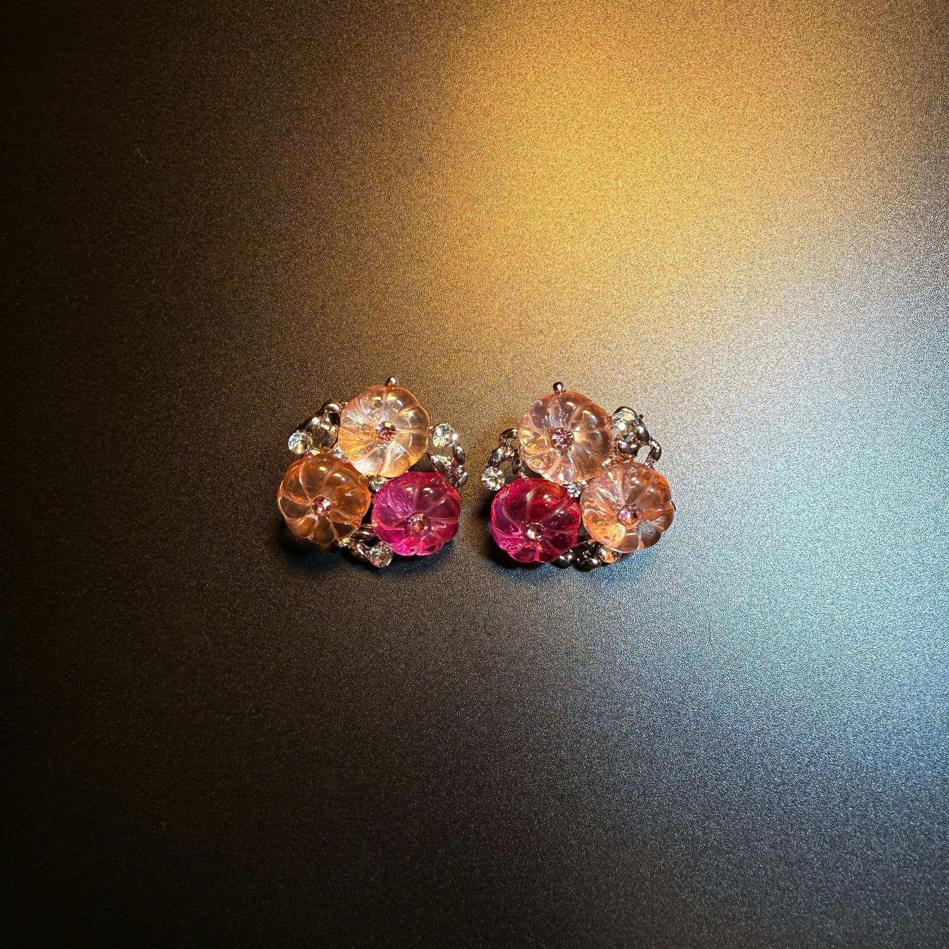 Fuchsia geometric cute earrings, ear clips, flowered 2