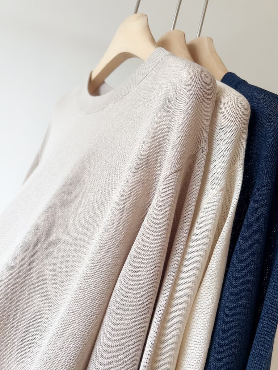 Minimalistic knitted sweater, shirt with a round collar, high-quality style, wide color palette 3