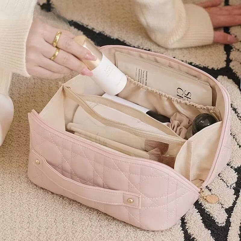 Cosmetic bag, handheld shoulder bag, rostometer for traveling, capacious organizer bag 1