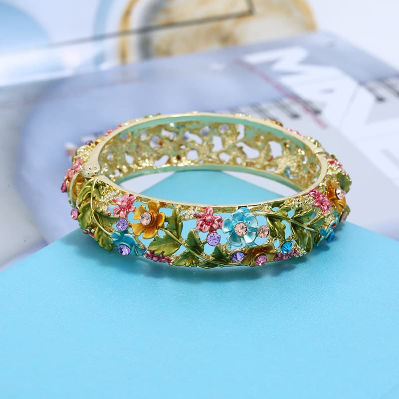 Ethnic accessory, painted metal gold bracelet, pijama, ethnic style 4