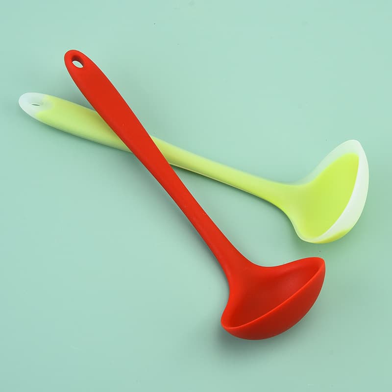 Wholesale trumpet all -in -one non -stick pot silicone long -handle long -handle spoon dining tabletable kitchen cooking 4
