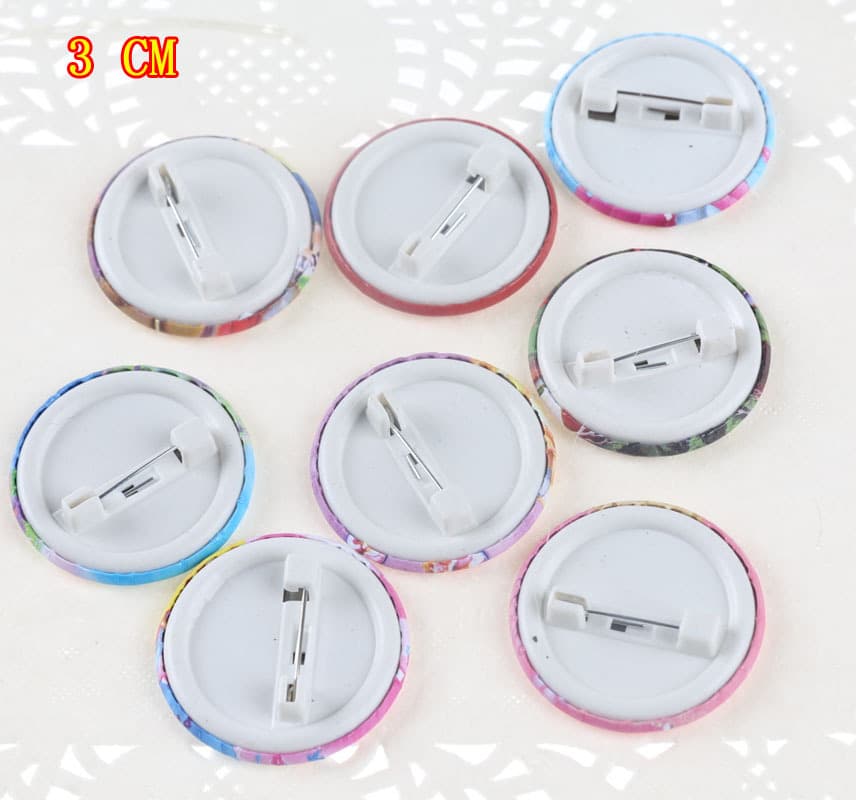 Special offer 3cm Flying Mass Cartoon Badge, Breast Brand Children's Boys and Boys Smile Badge Special Price Wholesale School Tale 5