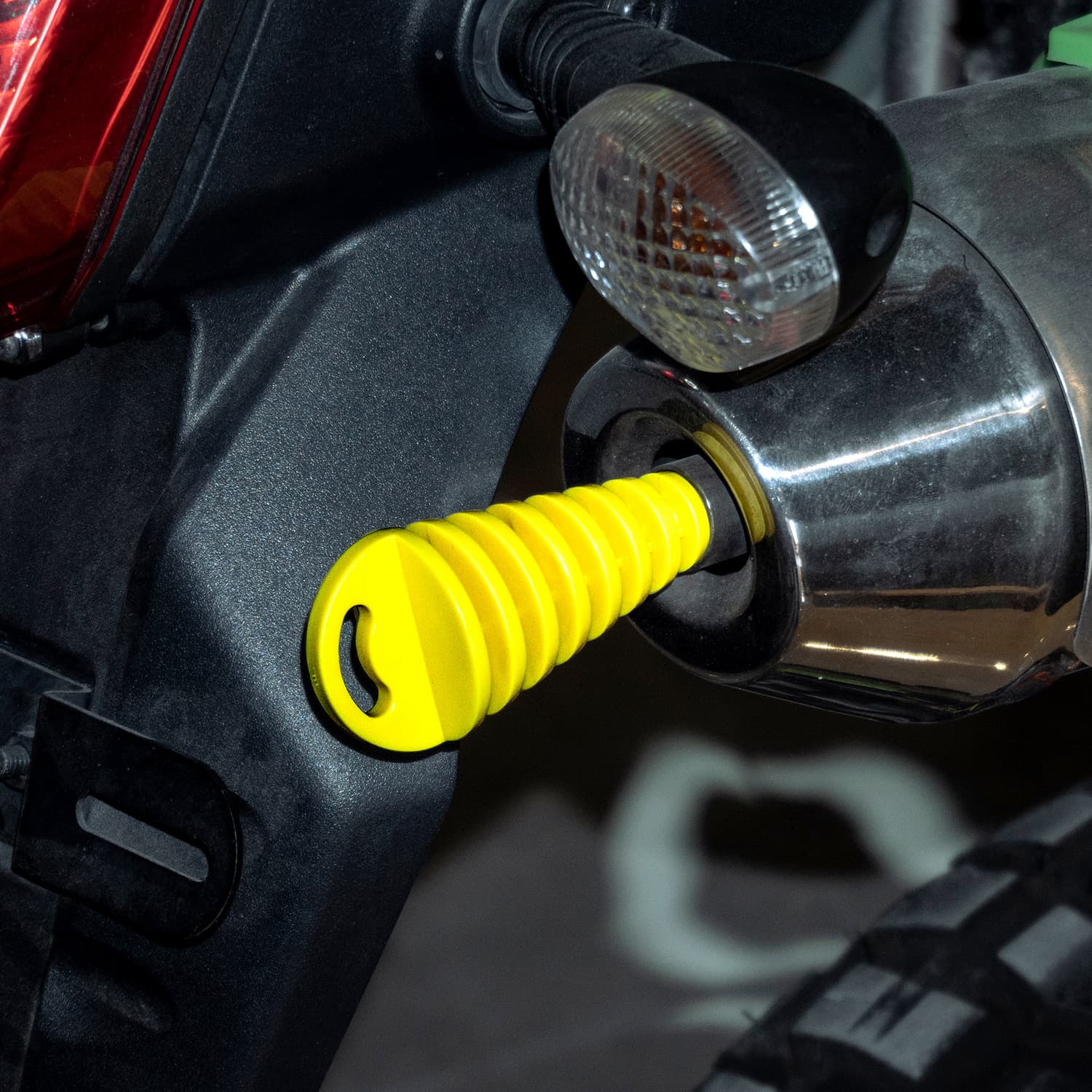 Off -road motorcycle accessories PVC exhaust plug modification parts color motorcycle waterproof plug Astront wholesale 3