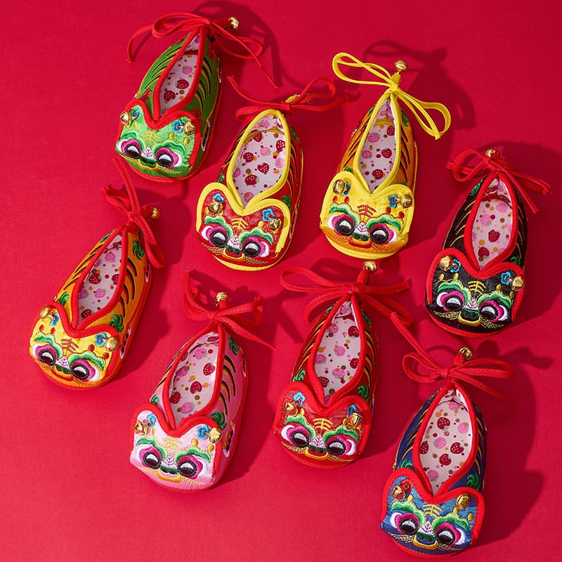 Embroidered handmade tiger head shoes for men and women, soft-soled shoes for infants and toddlers who are one hundred days old and one hundred days old, folk tiger shoes 3