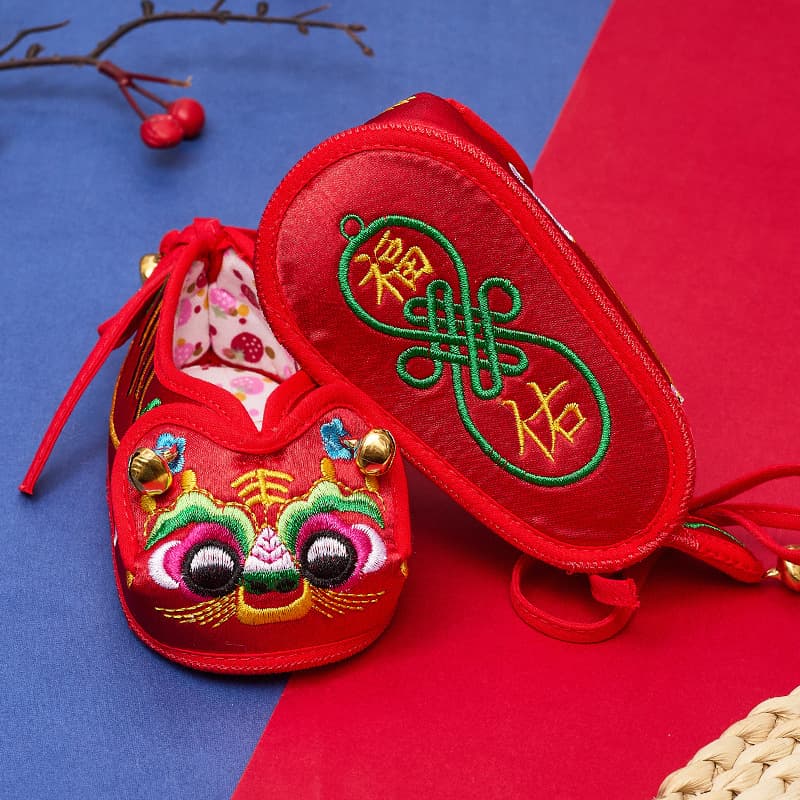 Embroidered handmade tiger head shoes for men and women, soft-soled shoes for infants and toddlers who are one hundred days old and one hundred days old, folk tiger shoes 4