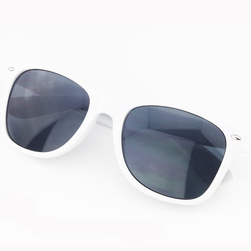 Retro sunglasses, fashionable multicoloured glasses solar-powered for adults, European style 3