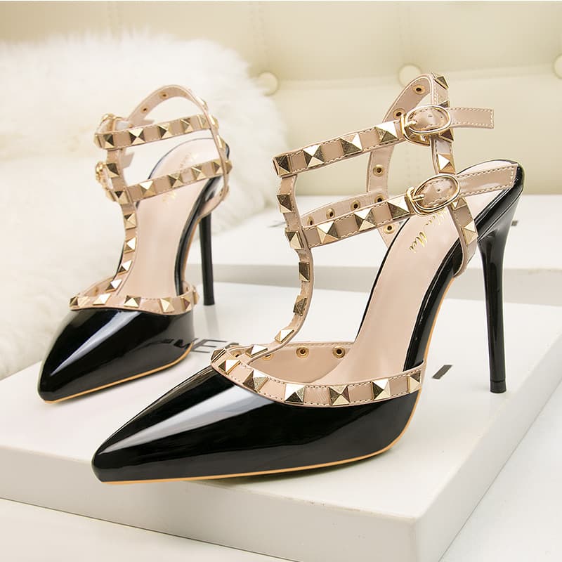 Sexy high heels for clubs and parties made of patent leather with studs, sandals, metallic color, European style 2