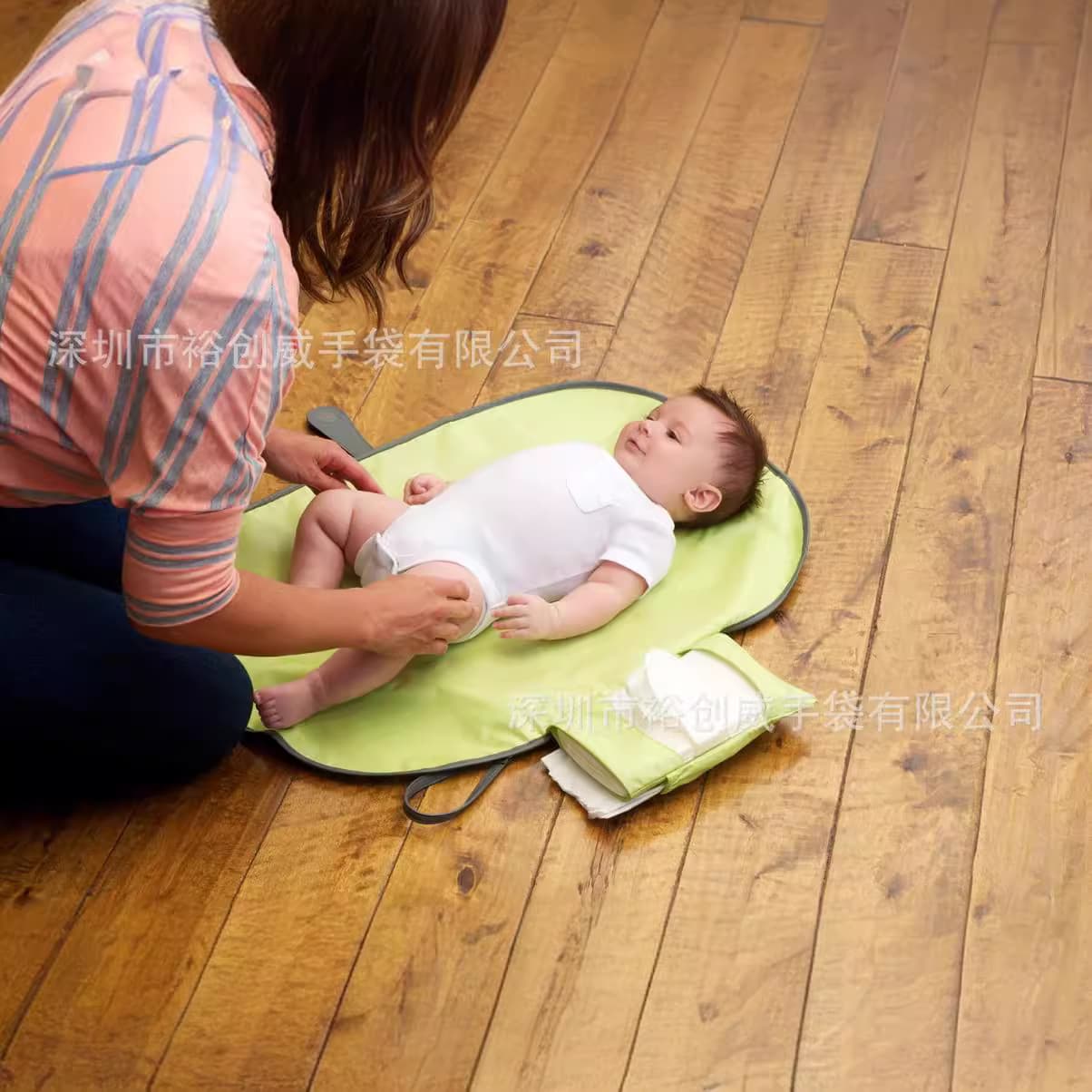 Factory Direct Selling Infant Pads Portable Portable Folding and Converting Urine Pad breathable waterproof water -proof can be washed urine pads. 2
