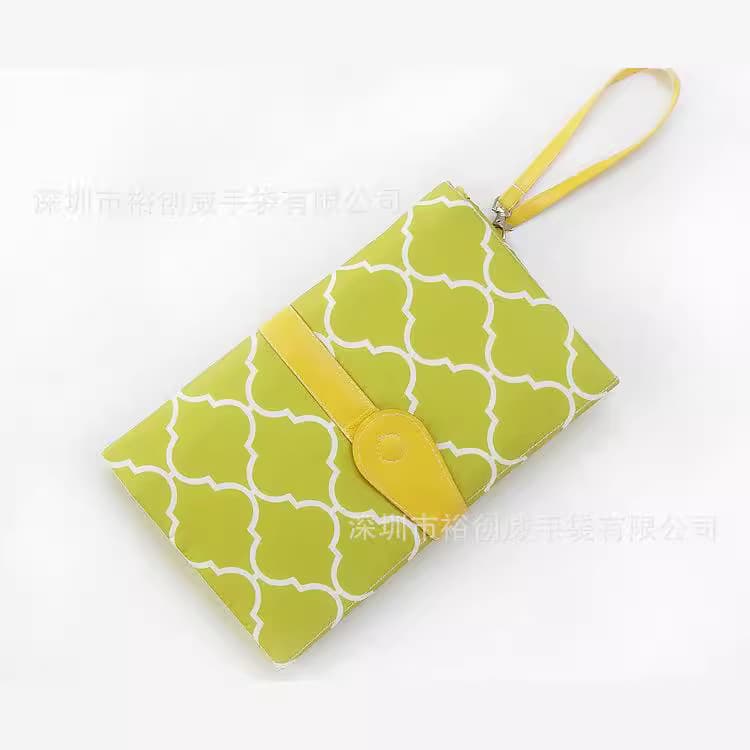 Factory Direct Selling Infant Pads Portable Portable Folding and Converting Urine Pad breathable waterproof water -proof can be washed urine pads. 3