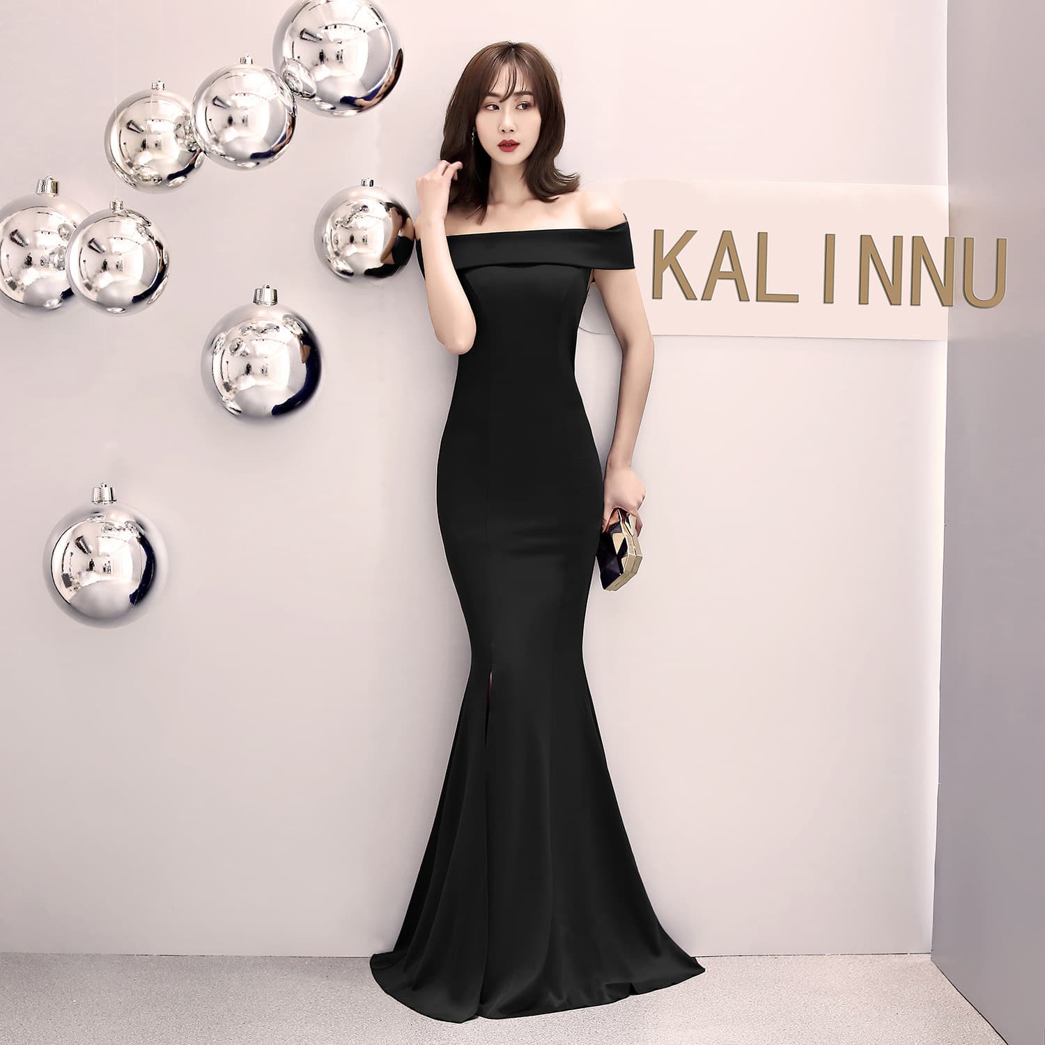 Autumn evening dress, long red elegant wedding dress for bride, "fish tail" cut, open shoulders 2