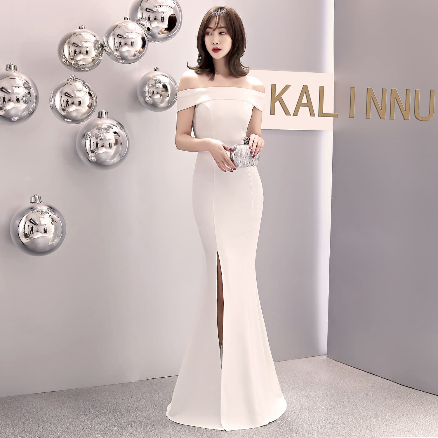 Autumn evening dress, long red elegant wedding dress for bride, "fish tail" cut, open shoulders 4