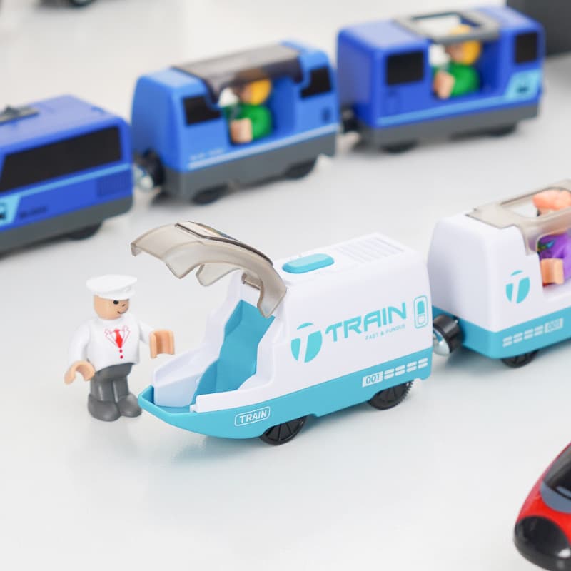 Can be connected to metal Thomas Magnetic alloy electric small locomotive children toys Gaobeen carriage collection 2