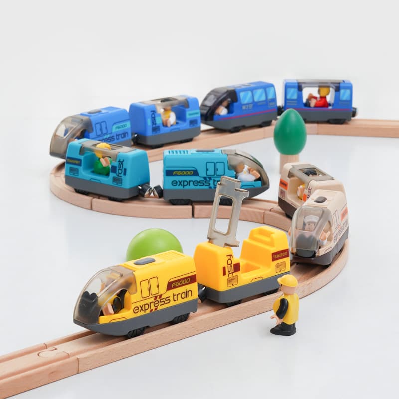 Can be connected to metal Thomas Magnetic alloy electric small locomotive children toys Gaobeen carriage collection 4