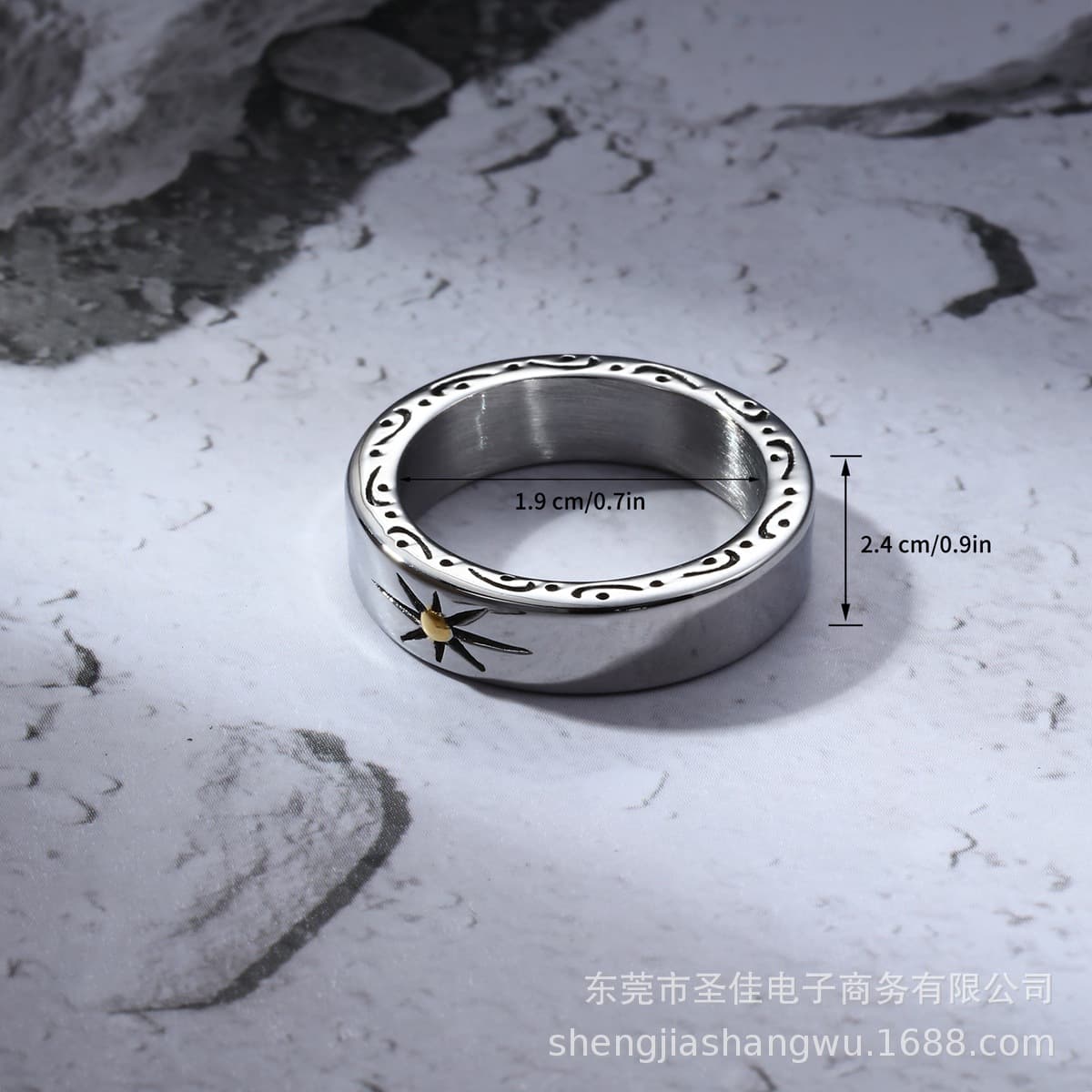 Retro fashionable ring stainless steel solar-powered, simple and elegant design, on index finger 3