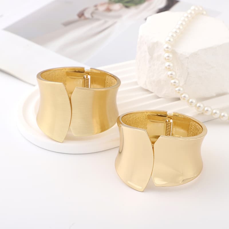 Fashionable matte accessory, gold bracelet, European style 3