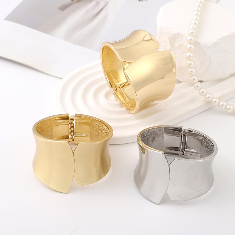 Fashionable matte accessory, gold bracelet, European style 1