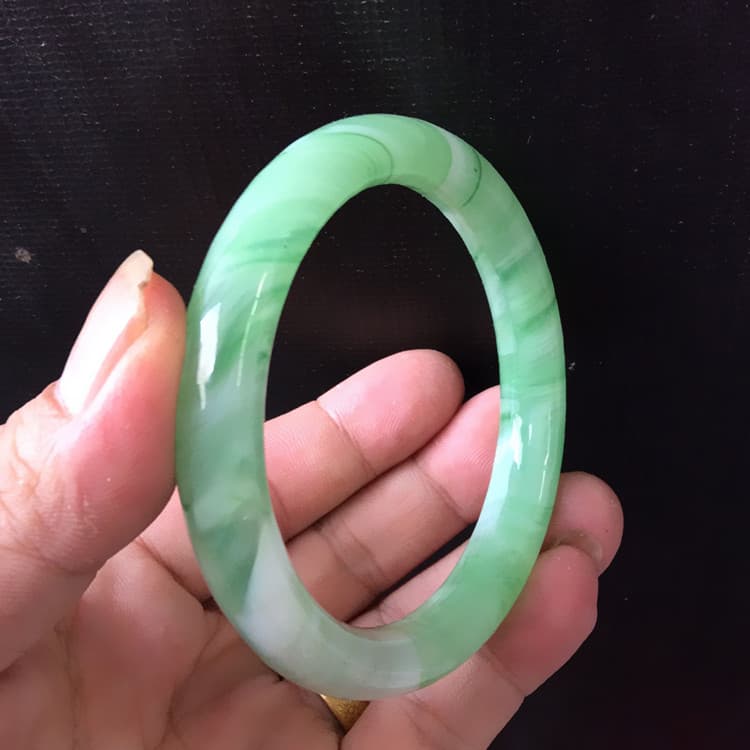 Running rivers and lakes stalls jade floor hot -selling new products ten yuan model jade bracelets to debt glass bracelets 4