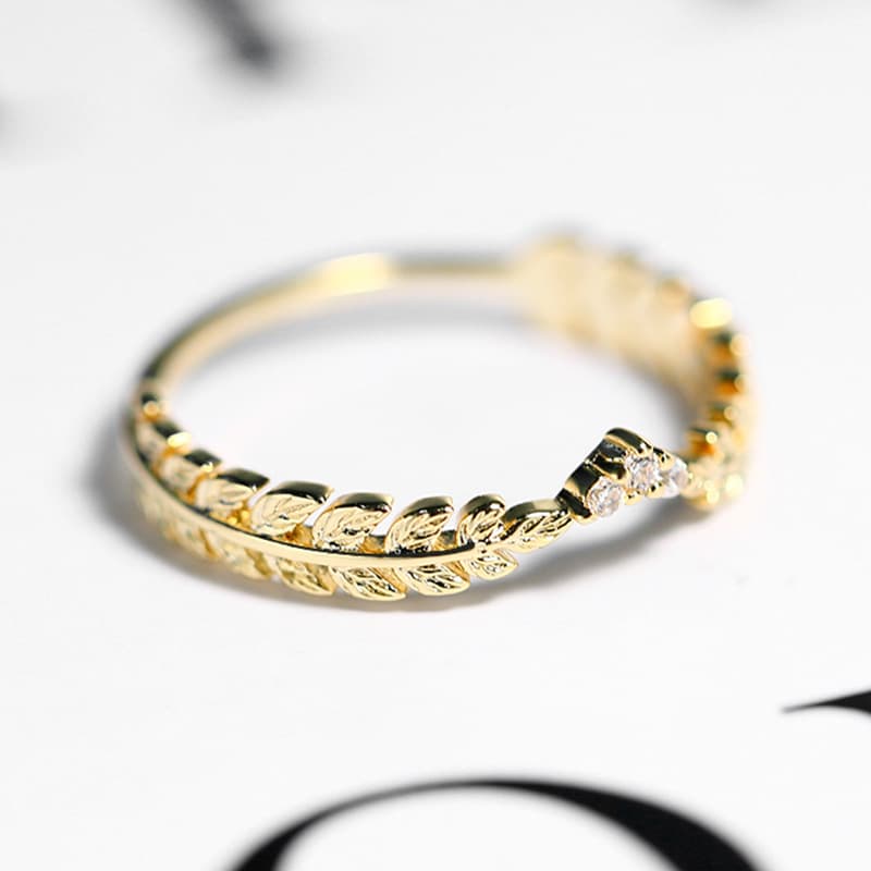 Foreign trade thermal sales Japanese light luxury copper gold -plated small fresh style spring leaves feather ring stack wearing tail ring new products 2
