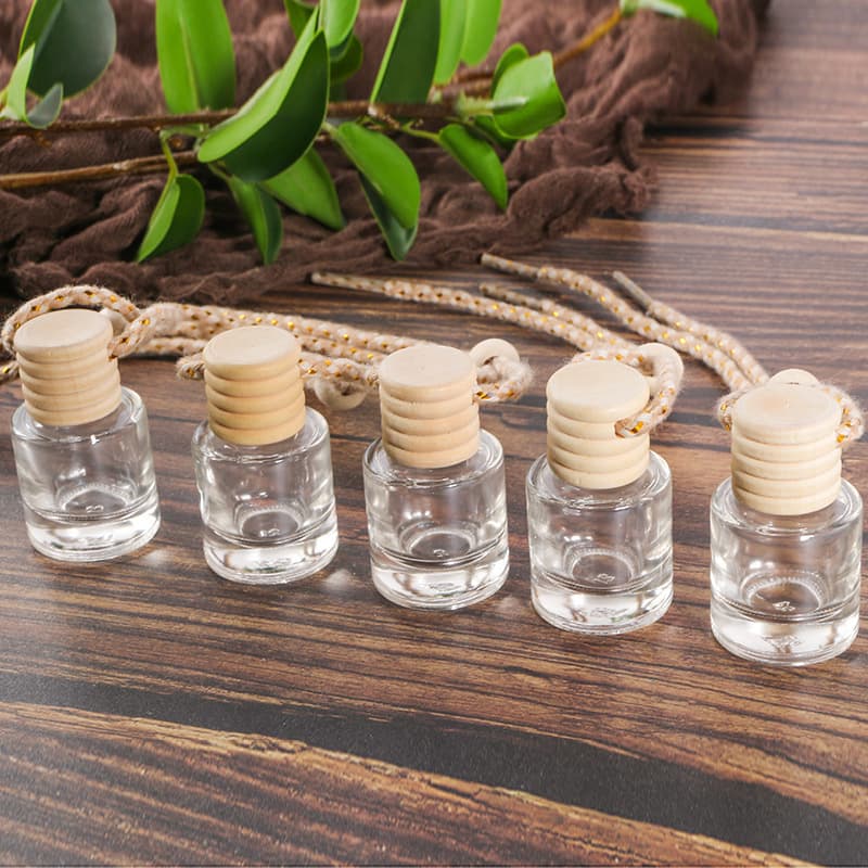 High-end perfume, pendant for auto, creative deodorant, bottle for essential oils