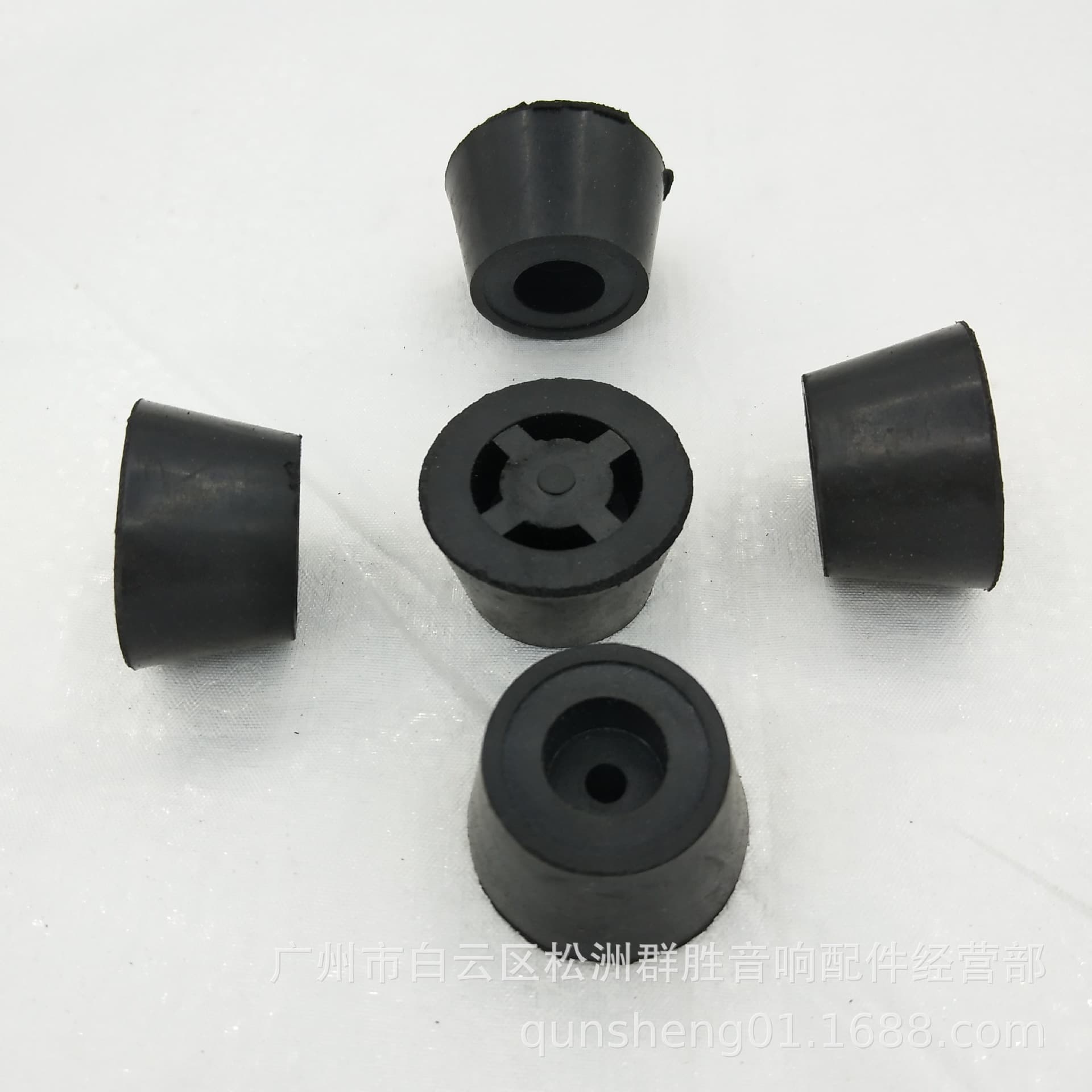 Diverse rubber speakers, doormat, aquarium, shock absorber 4
