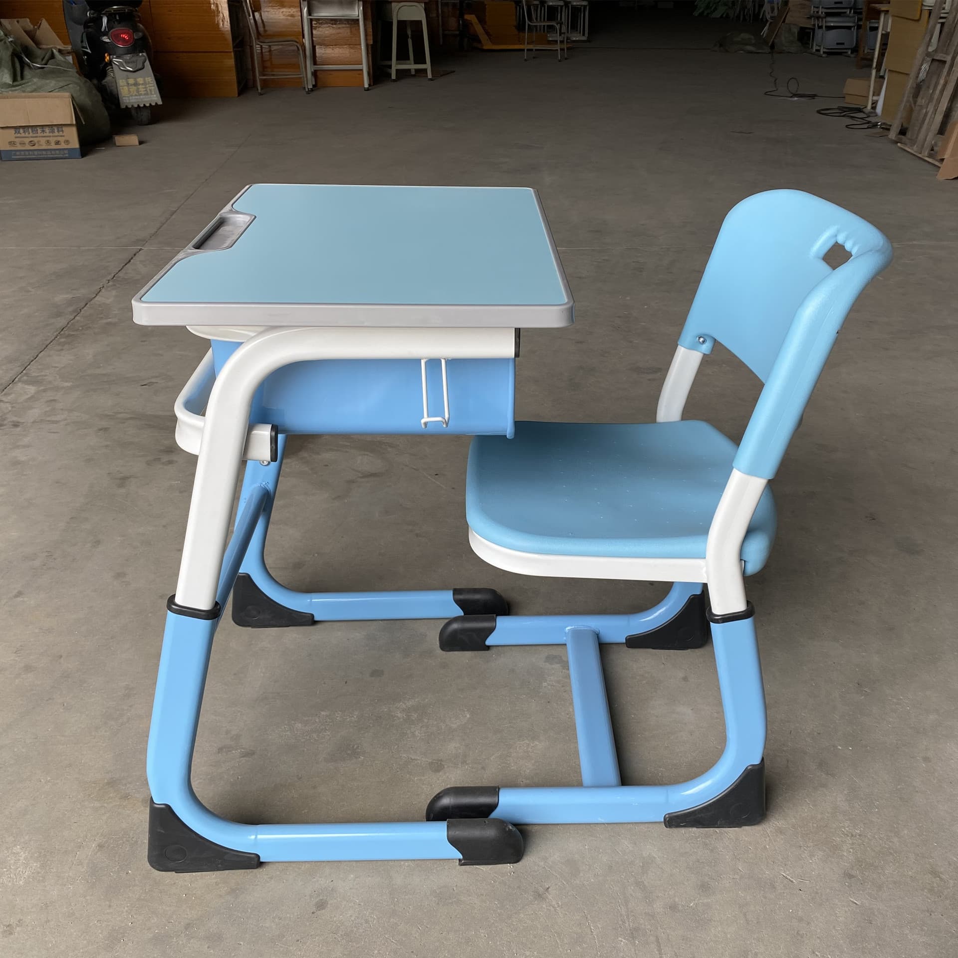 Single student desks and chairs children's desks and primary and secondary school students lifting training and tutoring learning tables and school desks and chairs manufacturers 3