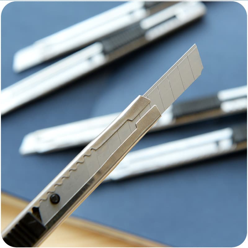 Multi -functional trivial knife cutting knife metal cutting wallpaper film Knife knife courier tape carved blade 3