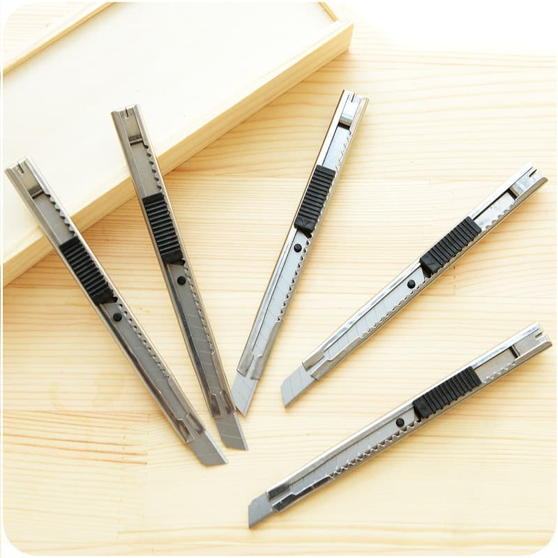 Multi -functional trivial knife cutting knife metal cutting wallpaper film Knife knife courier tape carved blade 1
