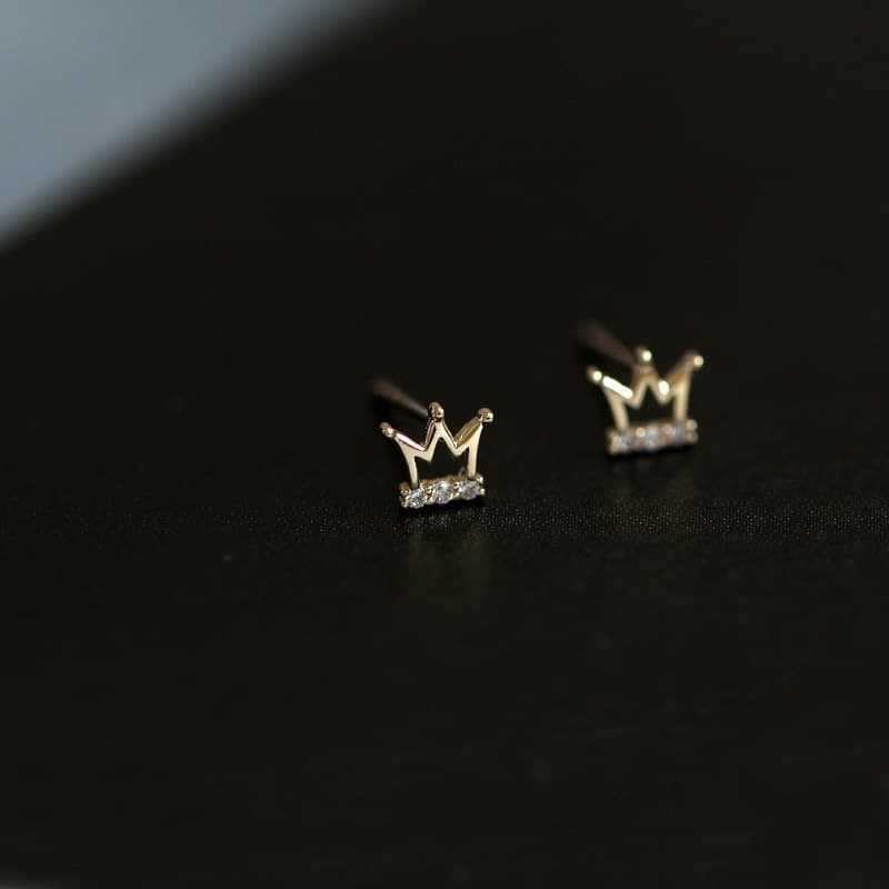 "Fairy Tale Island" mini crown earrings that don't need to be taken off when sleeping, 925 silver needle exquisite daily earrings 3