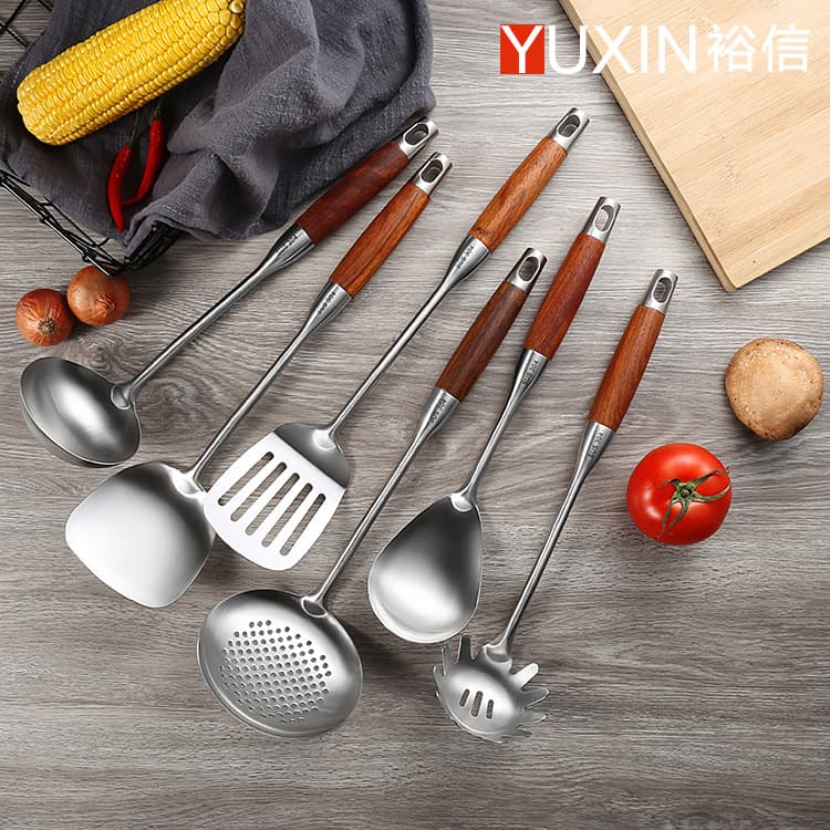 304 stainless steel spatula home hoses wooden kitchen utensils, germs, germs, anti -slip high temperature -resistant kitchen fried kitchen fried shovel 1