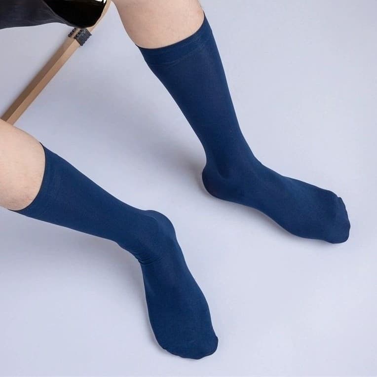 Velvet swan, black white sports knee socks for students, mid-length 3