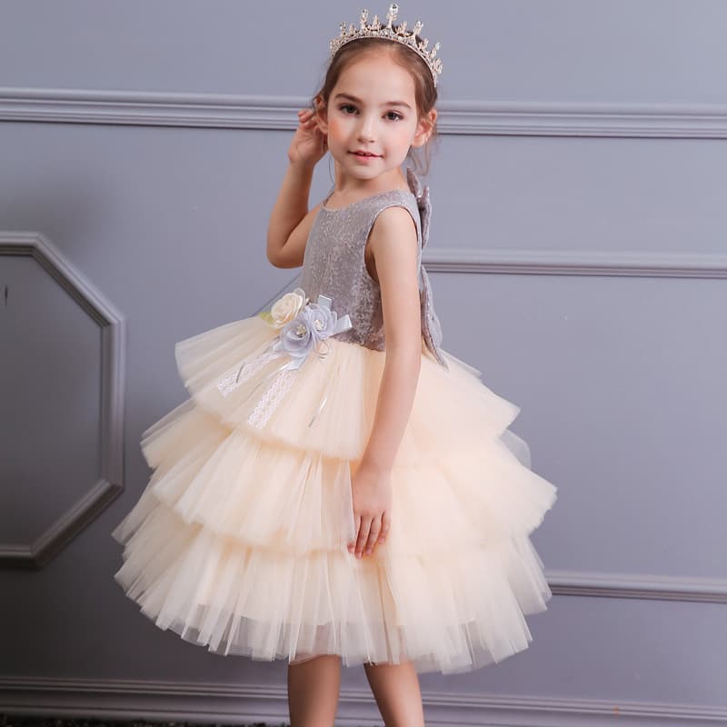 Children's dress, small princess costume with bow, fashionable girl's skirt, suit, European style, backless 3