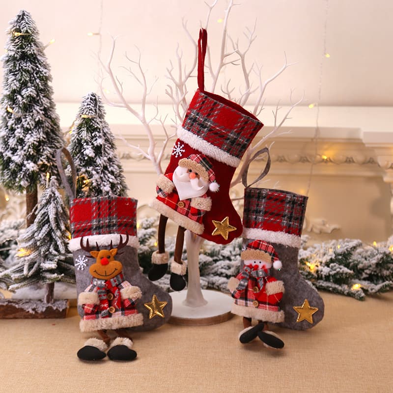 Cross -border Christmas Mid -Number Plaid Socks Christmas Tree Towel Children's Festival Candy Bag Home Decoration Products Wholesale 2
