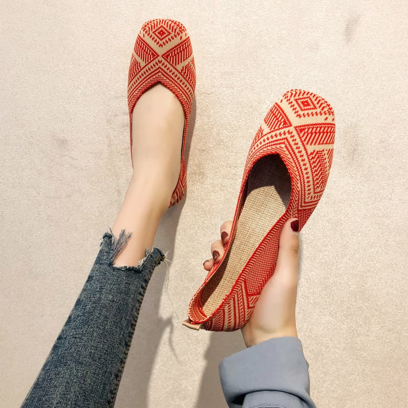 Manufacturer direct supply of knitted soft sole beanie shoes flying woven shoes for women flat sole spring breathable shallow mouth single princess shoes 3