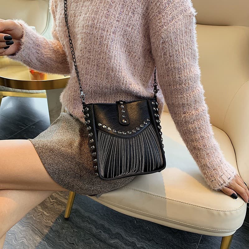 Shoulder bag, fashionable black polyurethane backpack, one-shoulder bag, 2020, city style, Korean style 1